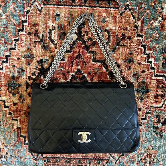 SOLD**Chanel Vintage Bijoux Chain Medium Double Flap Bag - Picture 5 of 15